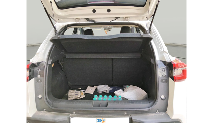 2022 Nissan MAGNITE XV TURBO CVT DUAL TONE, Petrol, Automatic, 35,108 km, exterior