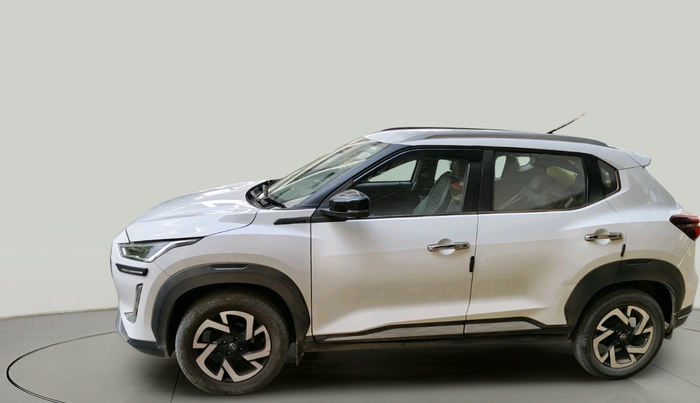 2022 Nissan MAGNITE XV TURBO CVT DUAL TONE, Petrol, Automatic, 35,108 km, exterior