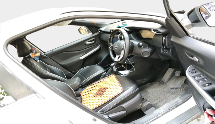 2022 Nissan MAGNITE XV TURBO CVT DUAL TONE, Petrol, Automatic, 35,108 km, interior