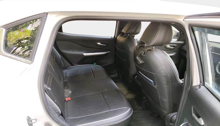 2022 Nissan MAGNITE XV TURBO CVT DUAL TONE, Petrol, Automatic, 35,108 km, interior