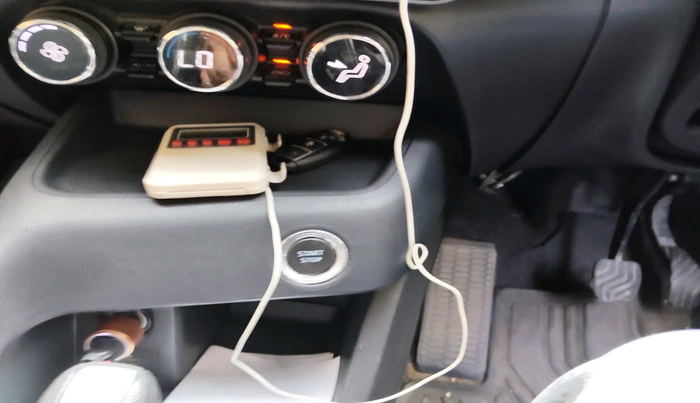 2022 Nissan MAGNITE XV TURBO CVT DUAL TONE, Petrol, Automatic, 35,108 km, interior