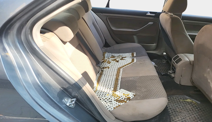 2010 Volkswagen Jetta TRENDLINE 1.9 TDI, Diesel, Manual, 1,57,891 km, interior