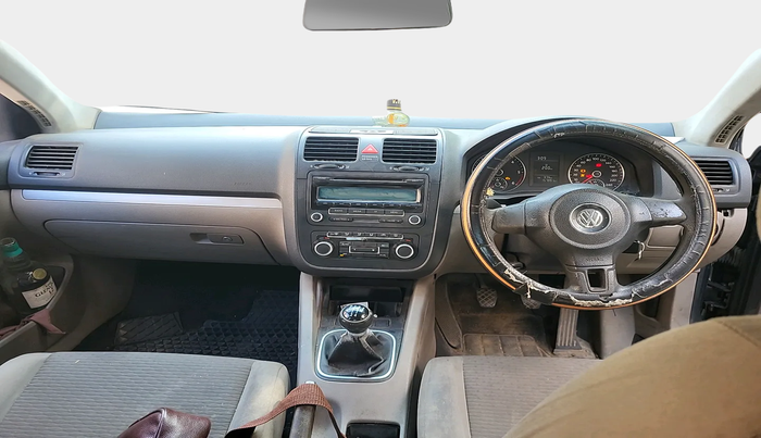 2010 Volkswagen Jetta TRENDLINE 1.9 TDI, Diesel, Manual, 1,57,891 km, interior