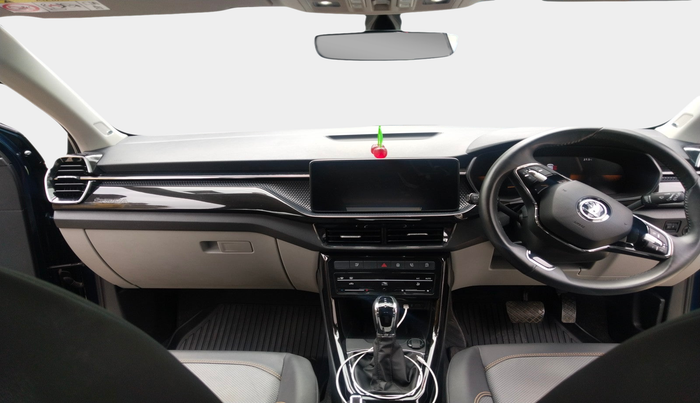 2024 Skoda KUSHAQ STYLE 1.5L TSI DSG (6 AIRBAGS), Petrol, Automatic, 8,017 km, interior