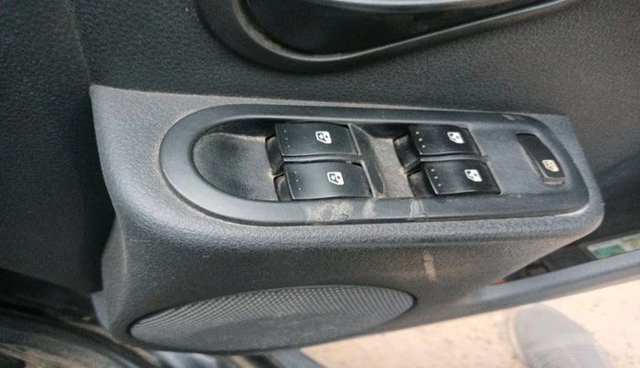 2013 Renault Duster 85 PS RXE DIESEL, Diesel, Manual, 1,67,058 km, interior