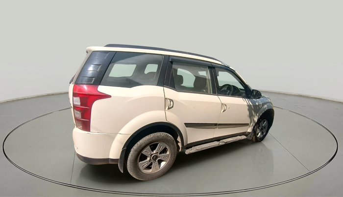 2015 Mahindra XUV500 W8, Diesel, Manual, 1,57,582 km, exterior