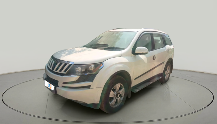 2015 Mahindra XUV500 W8, Diesel, Manual, 1,57,582 km, exterior