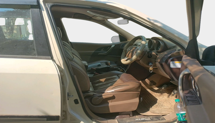 2015 Mahindra XUV500 W8, Diesel, Manual, 1,57,582 km, interior