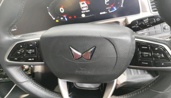 2023 Mahindra XUV700 AX 7 D AT 7 STR, Diesel, Automatic, 80,438 km, interior