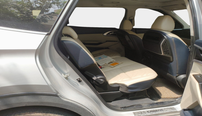 2022 KIA CARENS LUXURY PLUS 1.4 PETROL 7 STR, Petrol, Manual, 62,192 km, interior