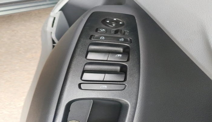 2023 Hyundai GRAND I10 NIOS SPORTZ AMT 1.2 KAPPA VTVT, Petrol, Automatic, 23,156 km, interior