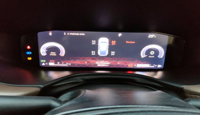 2022 Jeep MERIDIAN LIMITED (O) 4X2 AT, Diesel, Automatic, 28,429 km, interior