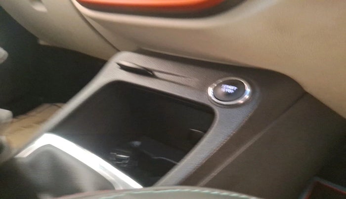 2019 Renault Captur PLATINE DIESEL DUAL TONE, Diesel, Manual, 27,840 km, interior