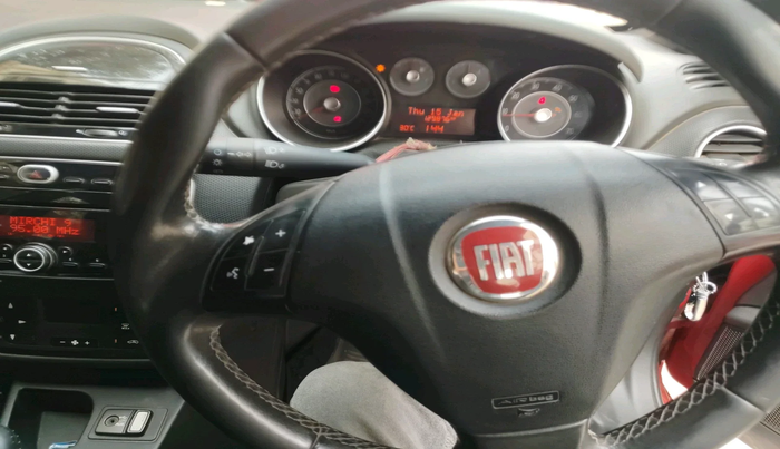 2016 Fiat Punto EVO MULTIJET 1.3 90 HP, Diesel, Manual, 1,29,876 km, interior