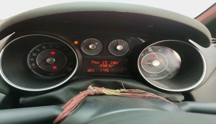 2016 Fiat Punto EVO MULTIJET 1.3 90 HP, Diesel, Manual, 1,29,876 km, interior