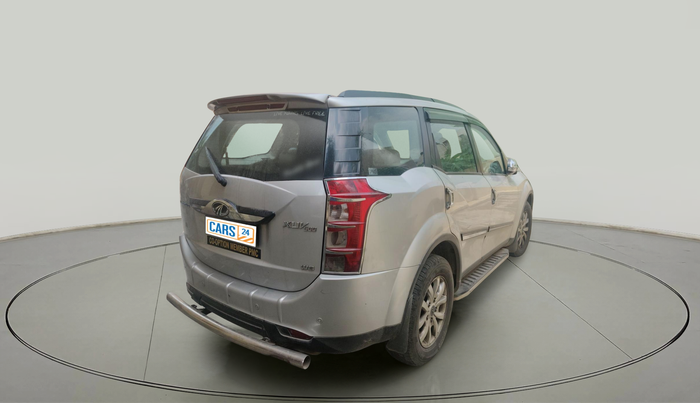 2015 Mahindra XUV500 W8, Diesel, Manual, 1,04,987 km, exterior