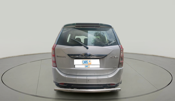 2015 Mahindra XUV500 W8, Diesel, Manual, 1,04,987 km, exterior
