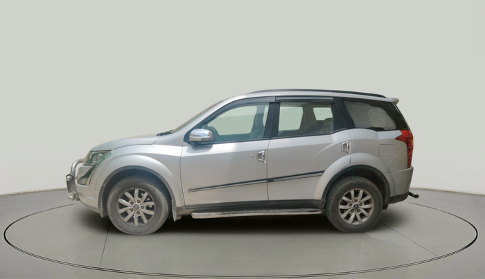 2015 Mahindra XUV500 W8, Diesel, Manual, 1,04,987 km, exterior