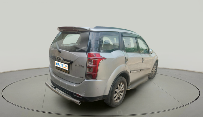2015 Mahindra XUV500 W8, Diesel, Manual, 1,04,987 km, exterior