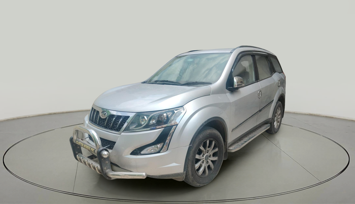 2015 Mahindra XUV500 W8, Diesel, Manual, 1,04,987 km, exterior