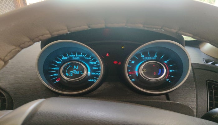 2015 Mahindra XUV500 W8, Diesel, Manual, 1,04,987 km, interior