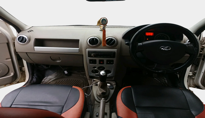 2011 Mahindra Verito 1.5 D4 BS III, Diesel, Manual, 1,51,629 km, interior