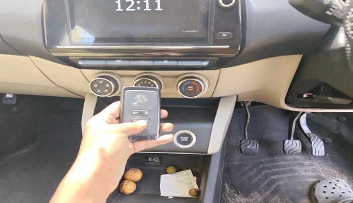 2020 Renault TRIBER RXZ, Petrol, Manual, 1,21,873 km, interior