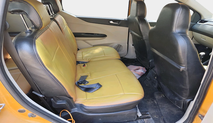 2020 Renault TRIBER RXZ, Petrol, Manual, 1,21,873 km, interior