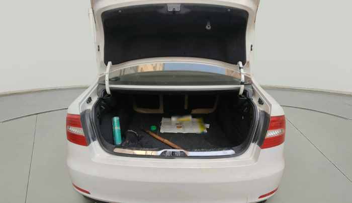 2015 Skoda Superb ELEGANCE 1.8 TSI AT, Petrol, Automatic, 1,94,152 km, exterior