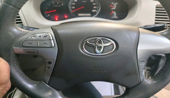 2013 Toyota Innova 2.5 VX 8 STR, Diesel, Manual, 3,28,829 km, interior