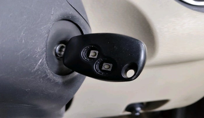 2016 Nissan Terrano XV D THP 110 PS, Diesel, Manual, 1,35,764 km, interior