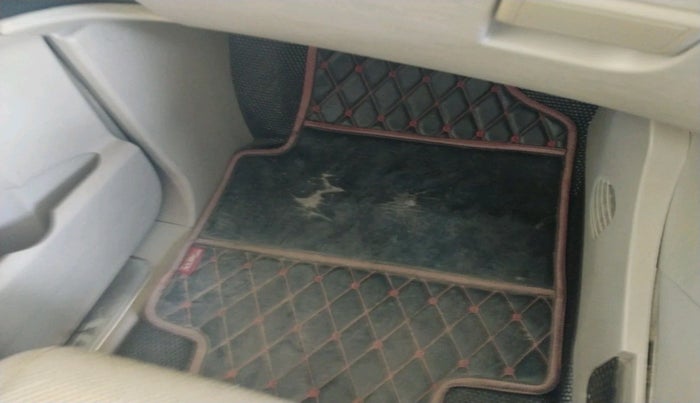 2016 Mahindra XUV500 W10, Diesel, Manual, 93,112 km, interior