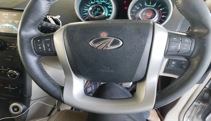 2016 Mahindra XUV500 W10, Diesel, Manual, 93,112 km, interior