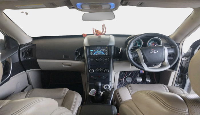 2016 Mahindra XUV500 W10, Diesel, Manual, 93,112 km, interior