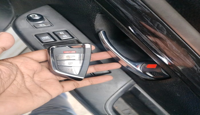 2022 Maruti XL6 ZETA MT, Petrol, Manual, 7,22,420 km, interior