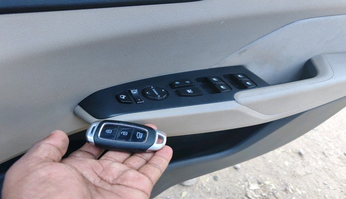 2019 Hyundai Verna 1.6 CRDI SX, Diesel, Manual, 97,001 km, interior