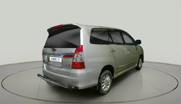 2014 Toyota Innova 2.5 VX 7 STR, Diesel, Manual, 1,48,408 km, exterior