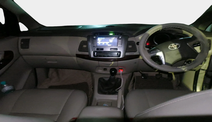 2014 Toyota Innova 2.5 VX 7 STR, Diesel, Manual, 1,48,408 km, interior