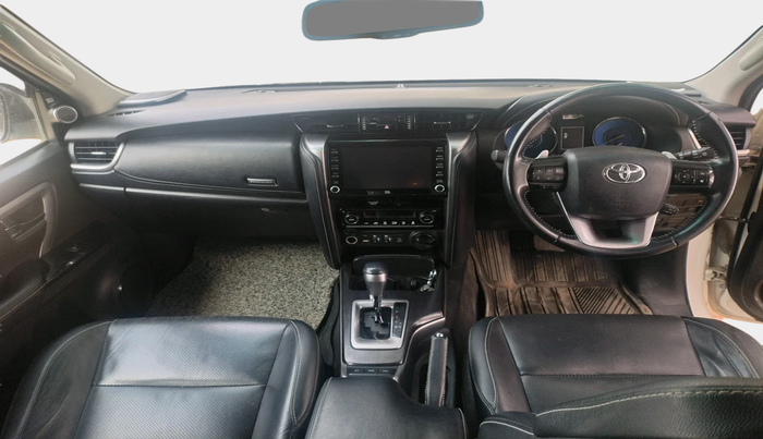 2021 Toyota Fortuner 4X4 AT 2.8 DIESEL, Diesel, Automatic, 88,389 km, interior