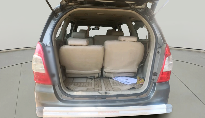 2012 Toyota Innova VX 2.5 7 STR, Diesel, Manual, 2,47,504 km, exterior