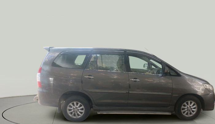 2012 Toyota Innova VX 2.5 7 STR, Diesel, Manual, 2,47,504 km, exterior