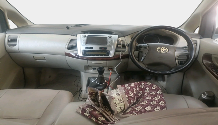 2012 Toyota Innova VX 2.5 7 STR, Diesel, Manual, 2,47,504 km, interior