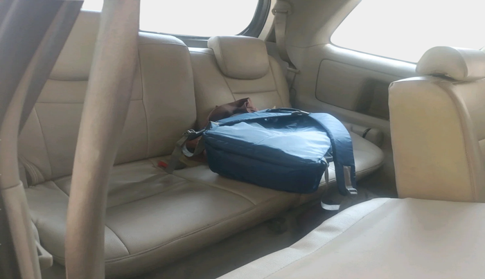 2012 Toyota Innova VX 2.5 7 STR, Diesel, Manual, 2,47,504 km, interior