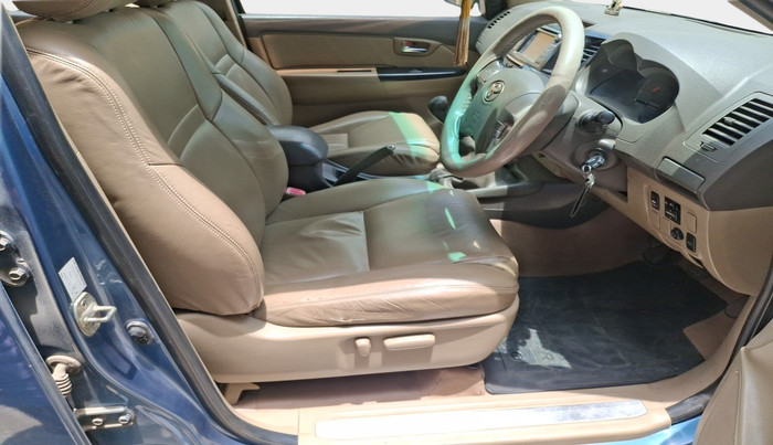 2013 Toyota Fortuner 3.0 4X4 MT, Diesel, Manual, 4,28,979 km, interior