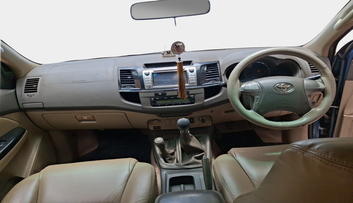 2013 Toyota Fortuner 3.0 4X4 MT, Diesel, Manual, 4,28,979 km, interior