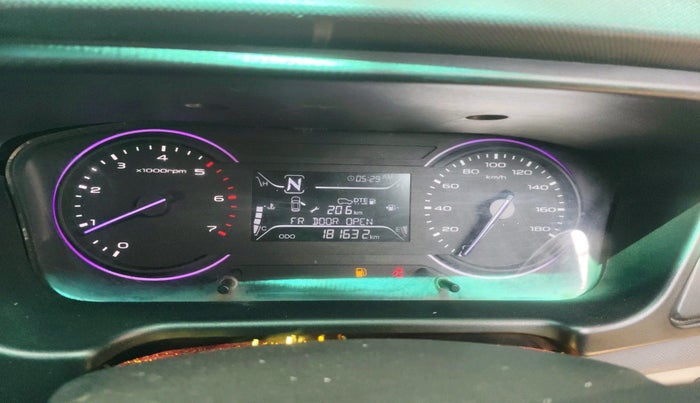 2018 Mahindra MARAZZO M2 8 STR, Diesel, Manual, 1,81,632 km, interior