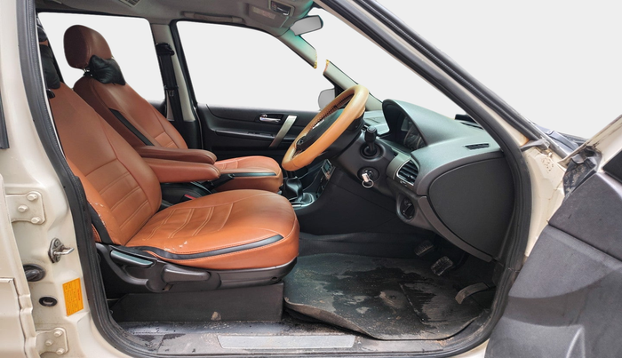 2015 Tata Safari Storme 2.2 VX 4X2, Diesel, Manual, 1,73,297 km, interior