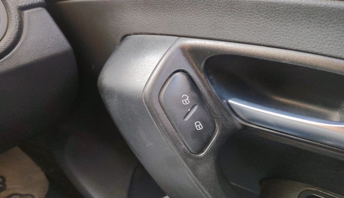 2019 Volkswagen Polo TRENDLINE 1.0L, Petrol, Manual, 84,437 km, interior