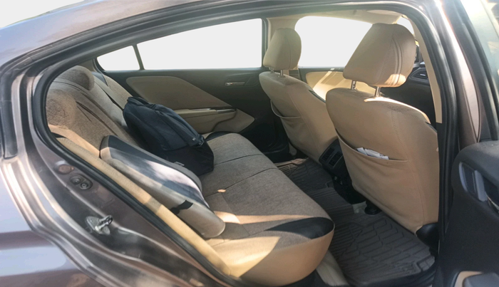 2015 Honda City 1.5L I-DTEC V, Diesel, Manual, 1,19,108 km, interior