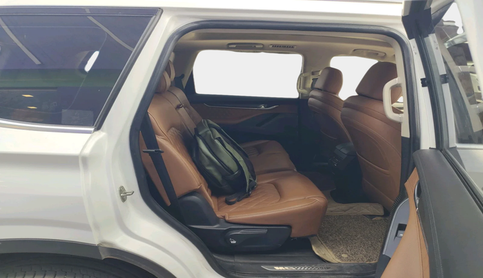 2020 MG GLOSTER SHARP 7 STR 2.0 TWIN TURBO 4WD, Diesel, Automatic, 1,31,000 km, interior